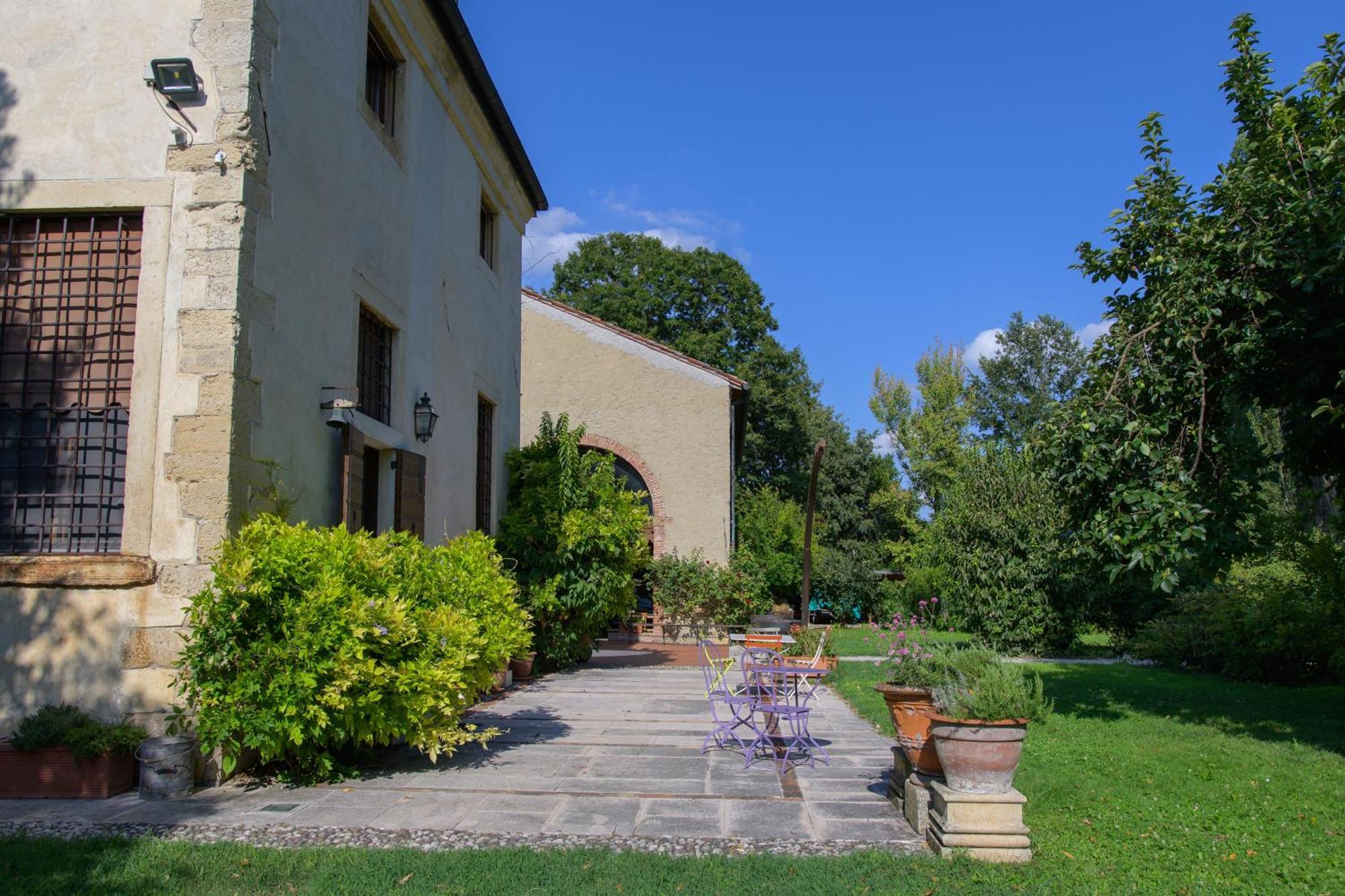 Palazzetto Ardi Bed & Breakfast Torri di Confine Luaran gambar